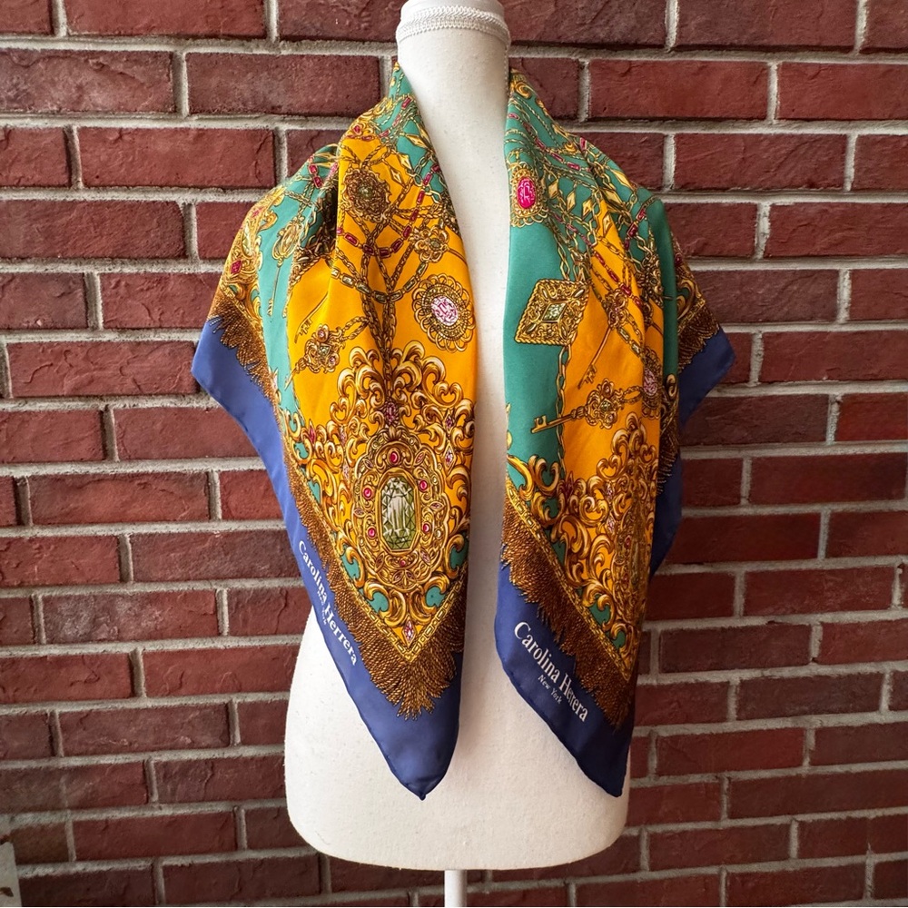 Carolina Herrera Green/Gold Silk Signed Hand-Rolled Scarf 32”x34”Vintage